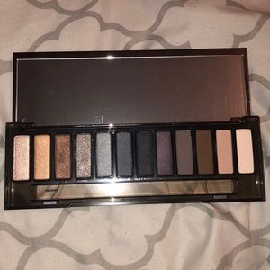 Eyeshadow palette